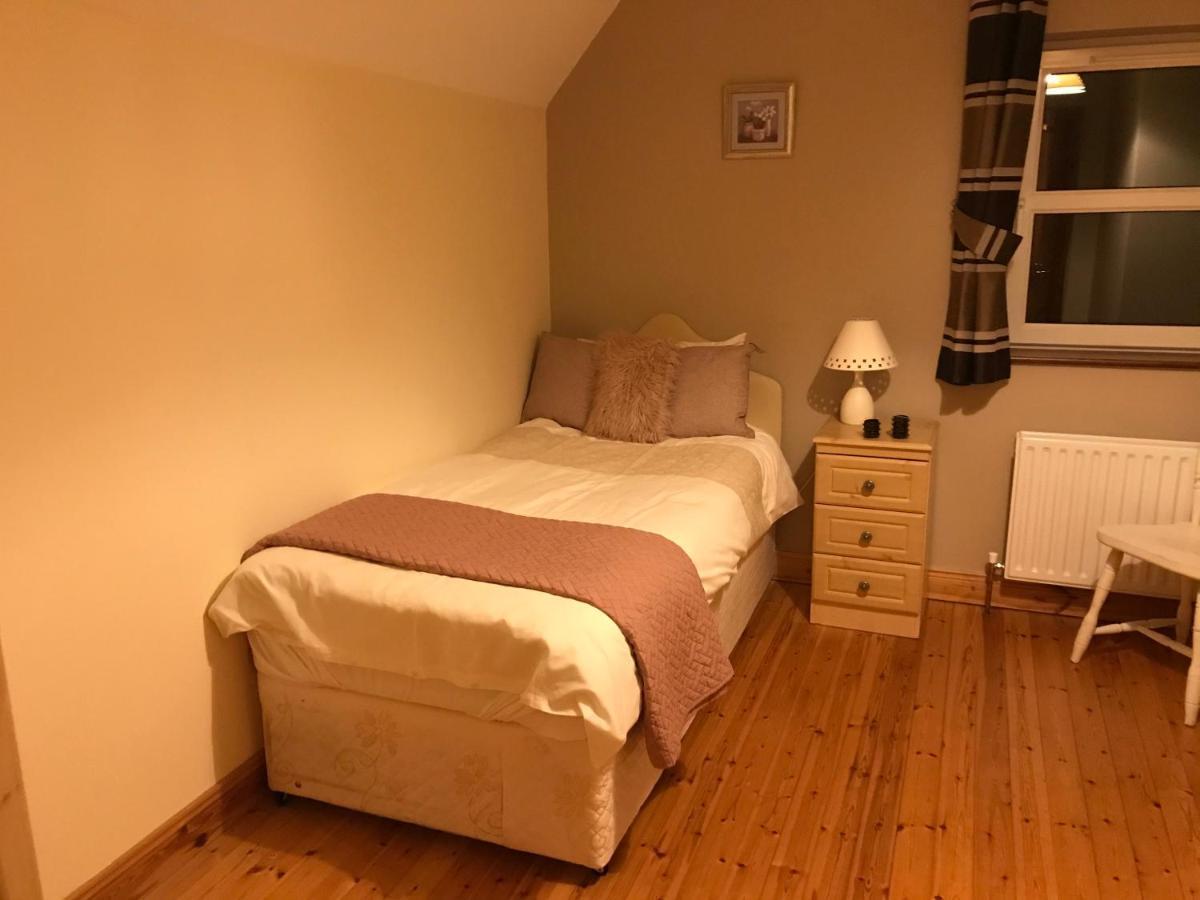 Dillon'S Cottage Monneill Bagian luar foto